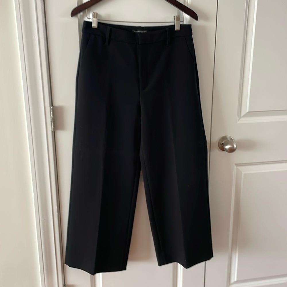 Banana Republic black flat front wide leg cropped pants size 8